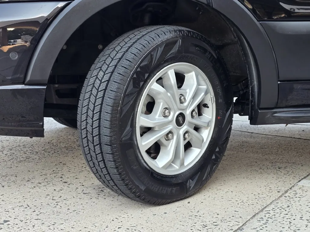 Ford Transit-350 photo 41