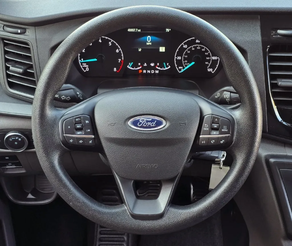 Ford Transit-350 photo 17
