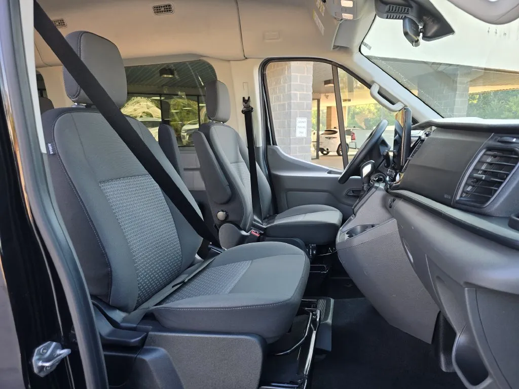 Ford Transit-350 photo 36