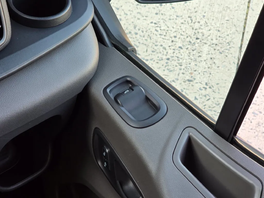 Ford Transit-350 photo 38