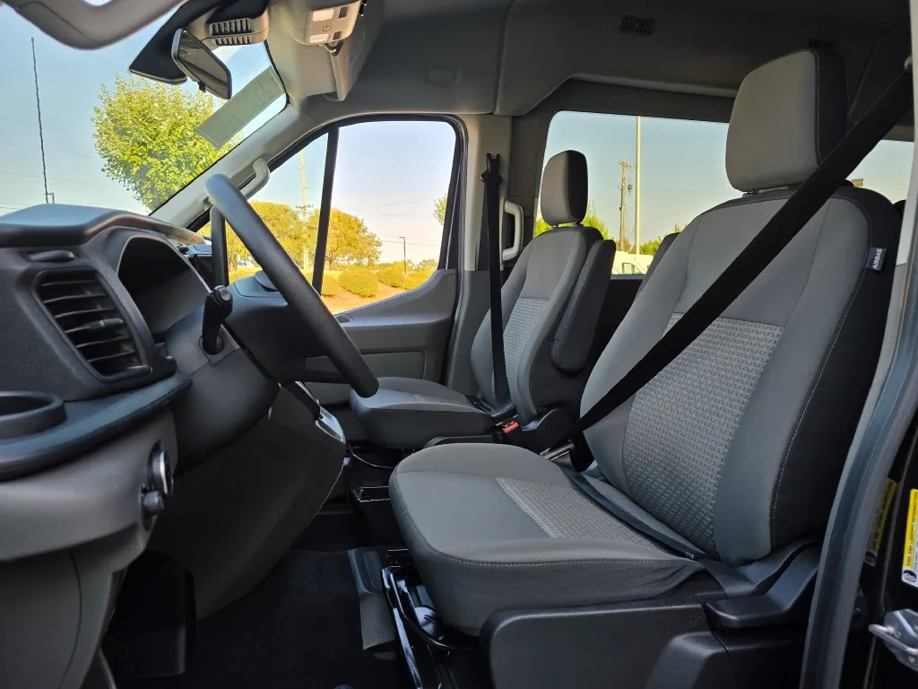 Ford Transit-350 photo 31
