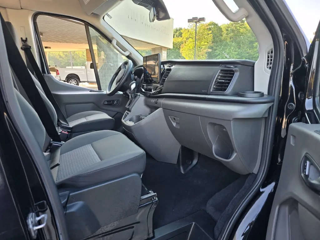 Ford Transit-350 photo 35