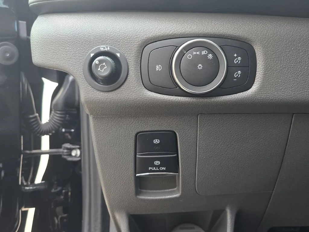 Ford Transit-350 photo 29