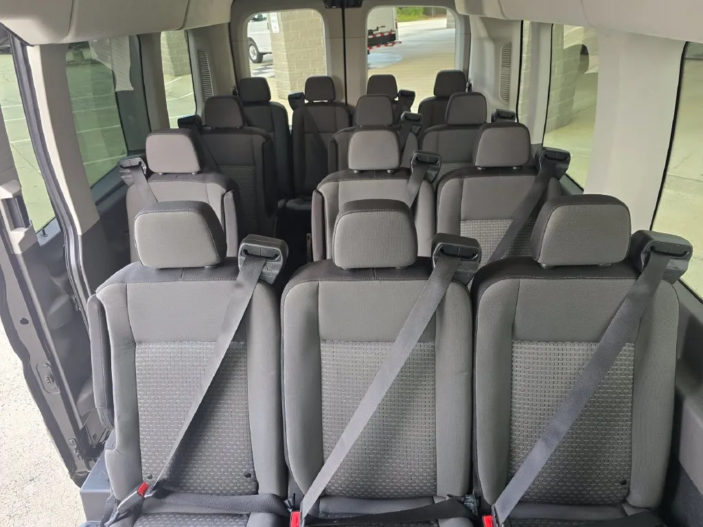 Ford Transit-350 photo 20