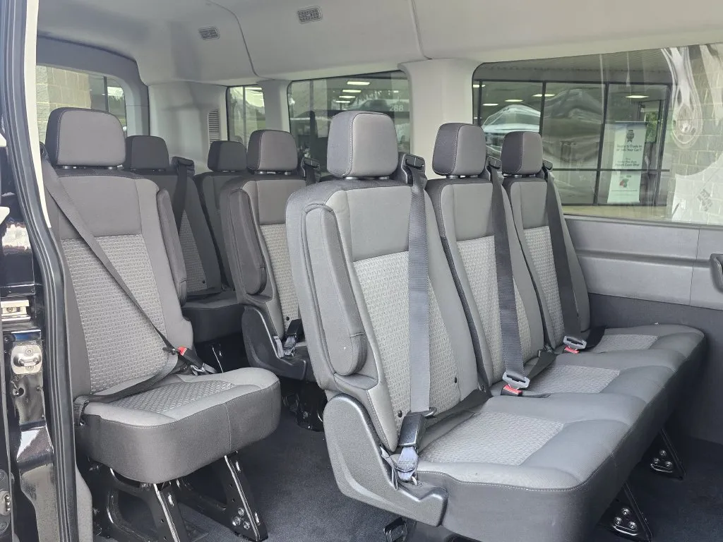 Ford Transit-350 photo 19