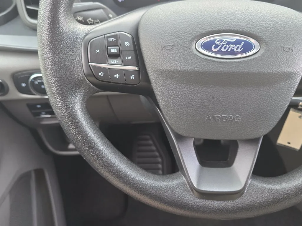 Ford Transit-350 photo 31