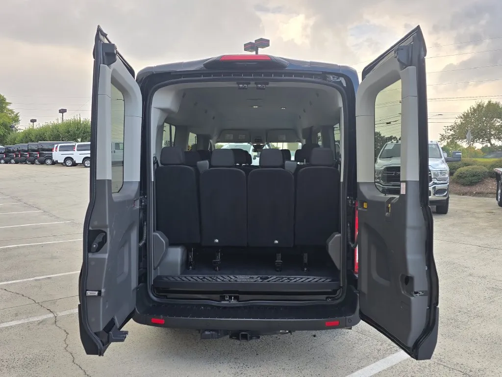 Ford Transit-350 photo 15
