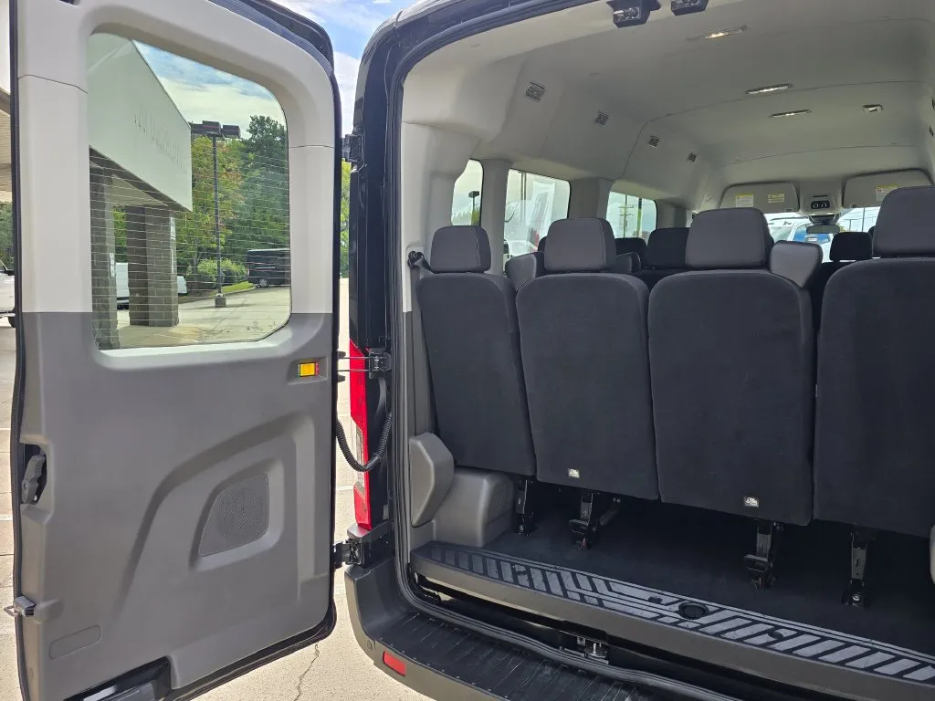 Ford Transit-350 photo 14