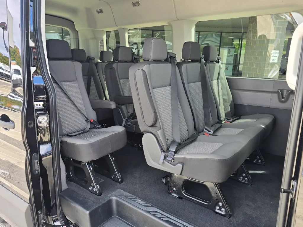 Ford Transit-350 photo 19