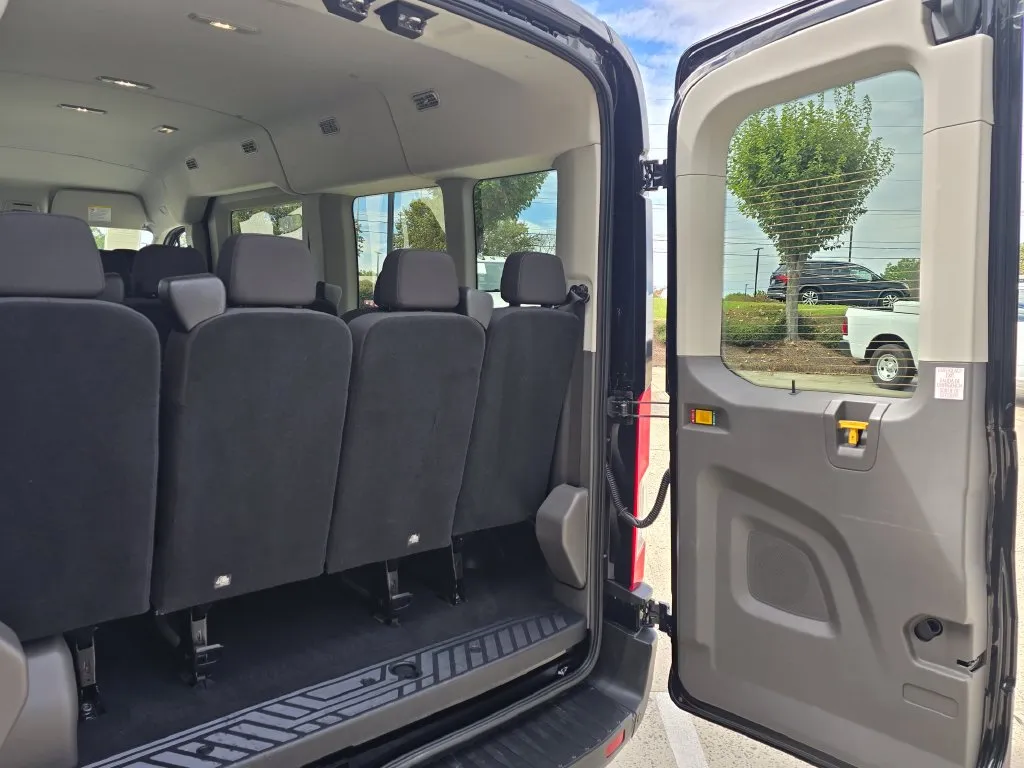 Ford Transit-350 photo 16