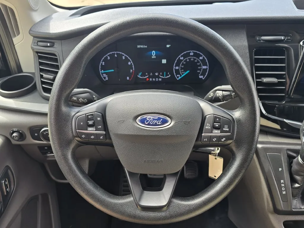 Ford Transit-350 photo 32