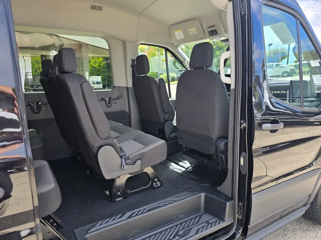 Ford Transit-350 photo 18