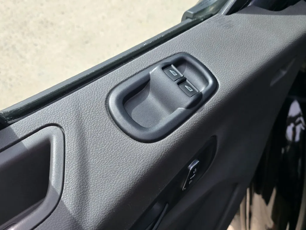 Ford Transit-350 photo 26