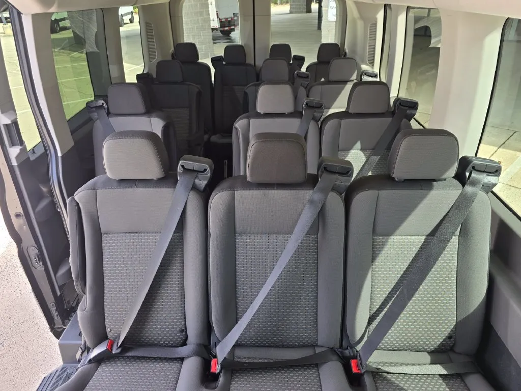 Ford Transit-350 photo 20