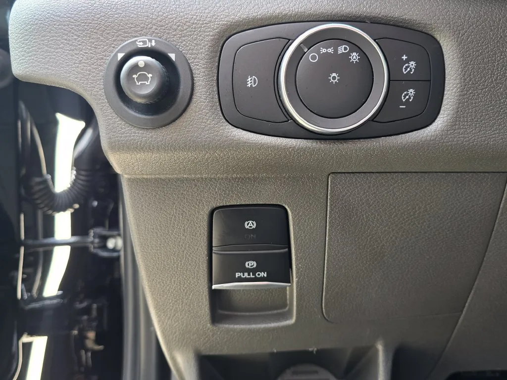 Ford Transit-350 photo 29
