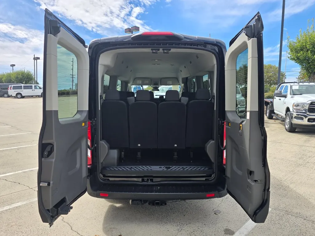 Ford Transit-350 photo 15