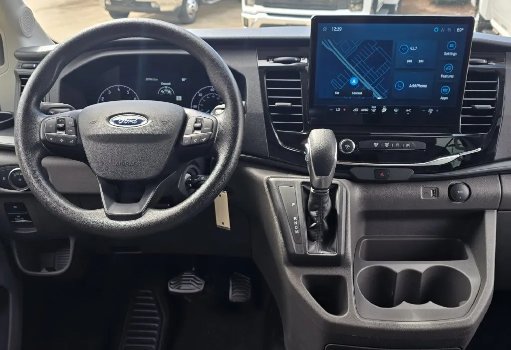 Ford Transit-350 photo 40