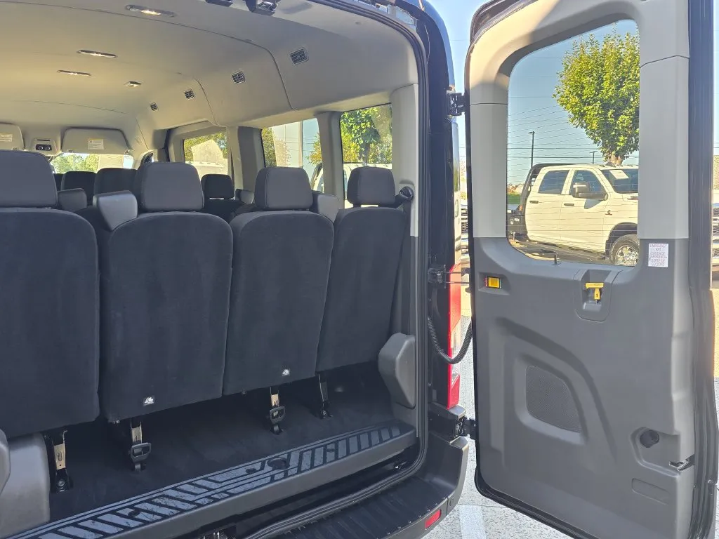 Ford Transit-350 photo 16