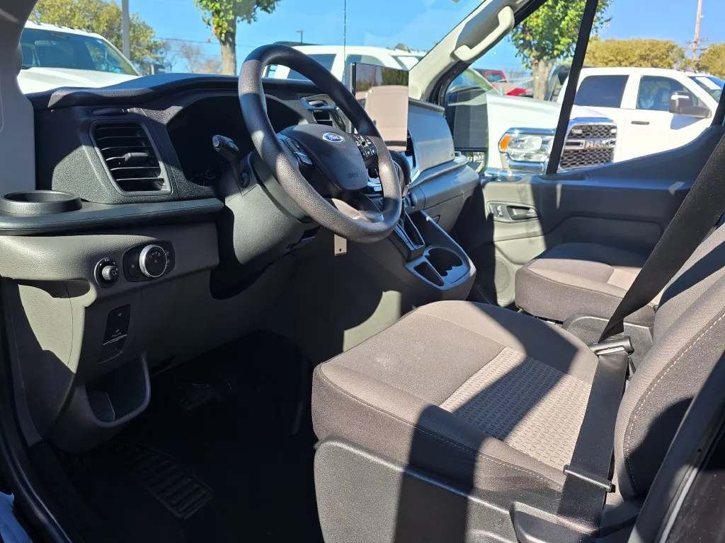 Ford Transit-350 photo 27