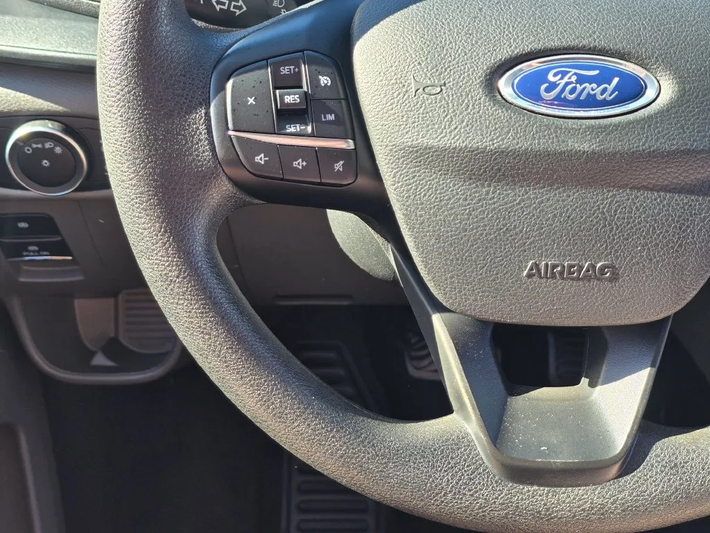 Ford Transit-350 photo 31