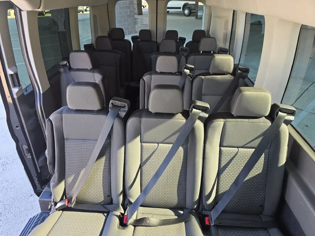Ford Transit-350 photo 20