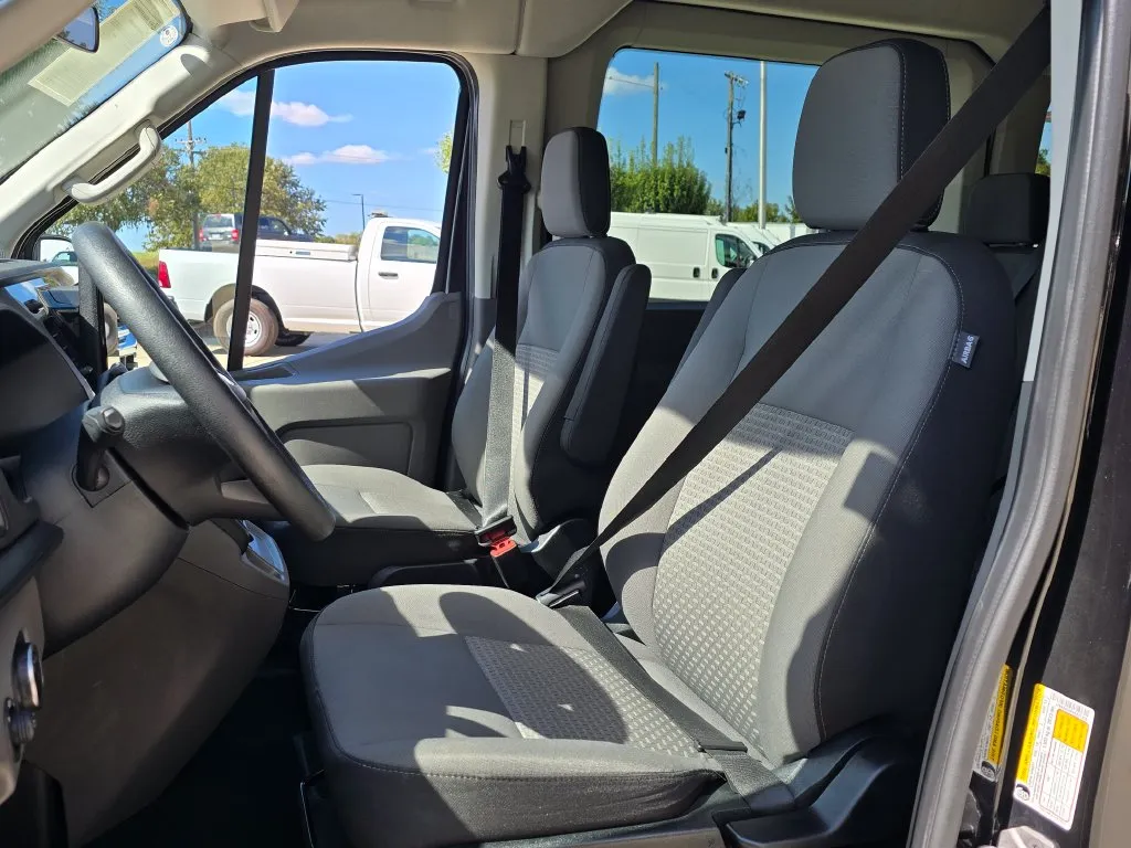 Ford Transit-350 photo 28