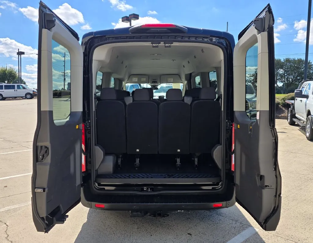 Ford Transit-350 photo 15