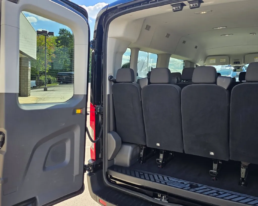Ford Transit-350 photo 14