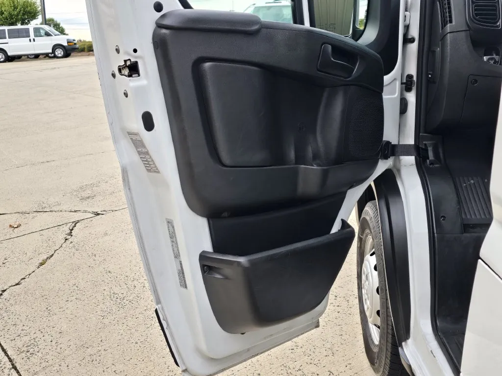 Ram ProMaster 2500 photo 28