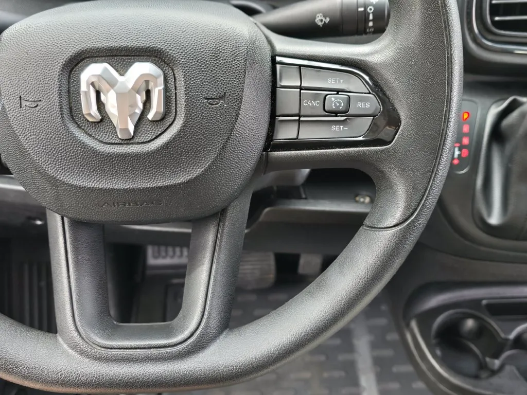 Ram ProMaster 2500 photo 34