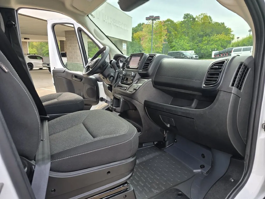 Ram ProMaster 2500 photo 29