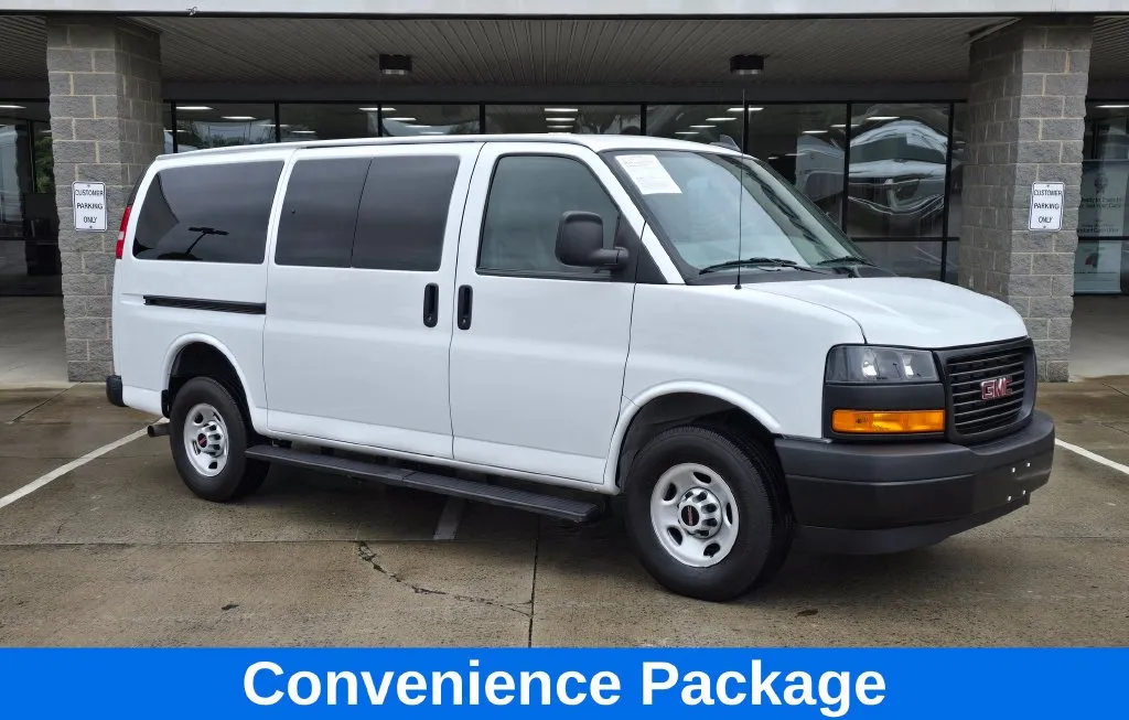 GMC Savana photo 2