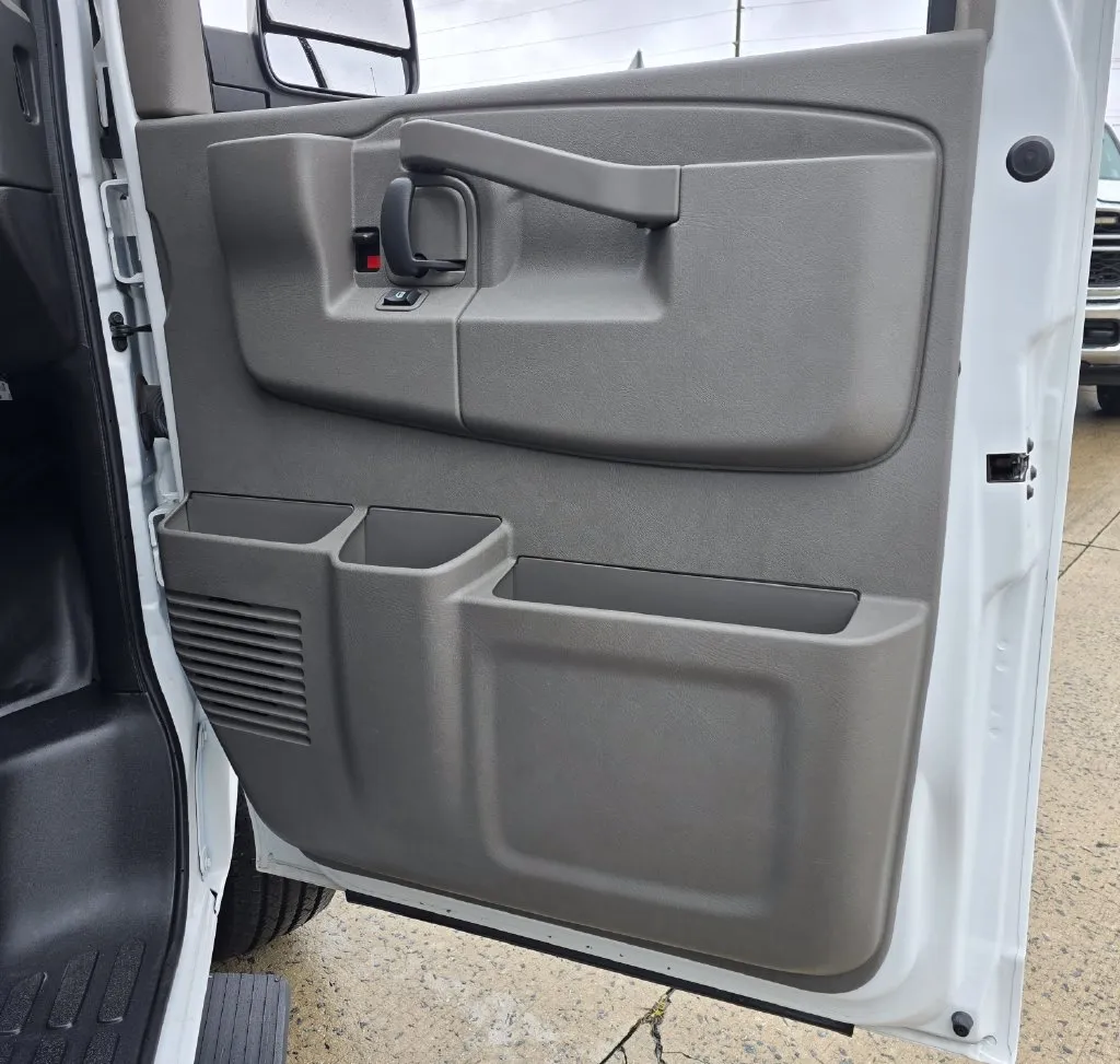 GMC Savana photo 31