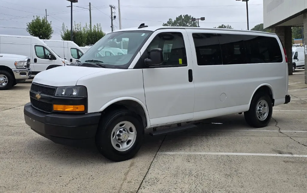 Chevrolet Express photo 9