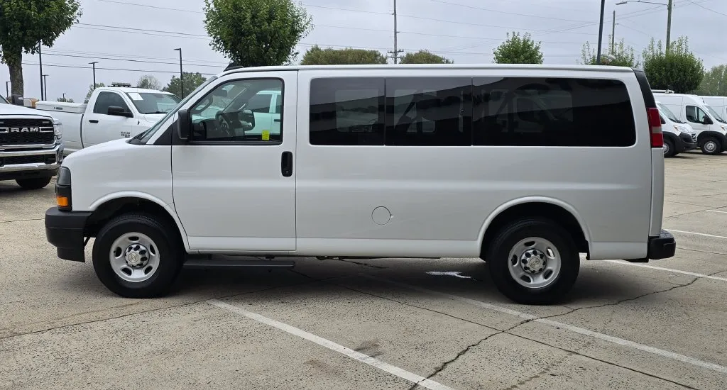 Chevrolet Express photo 8