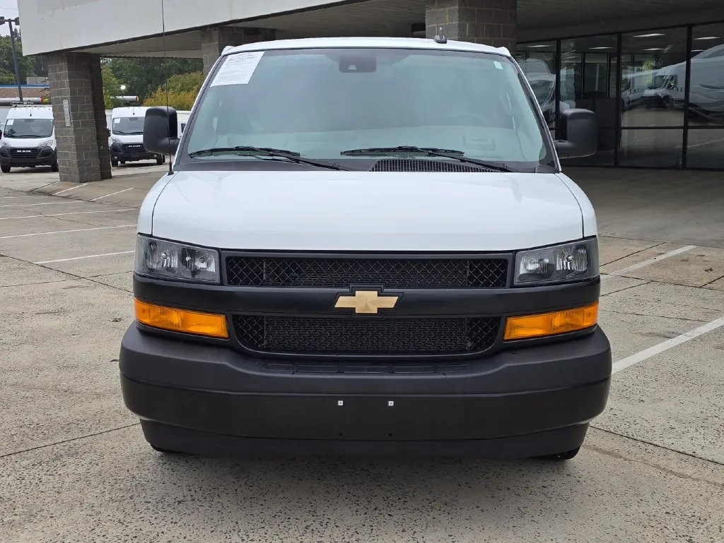 Chevrolet Express photo 10