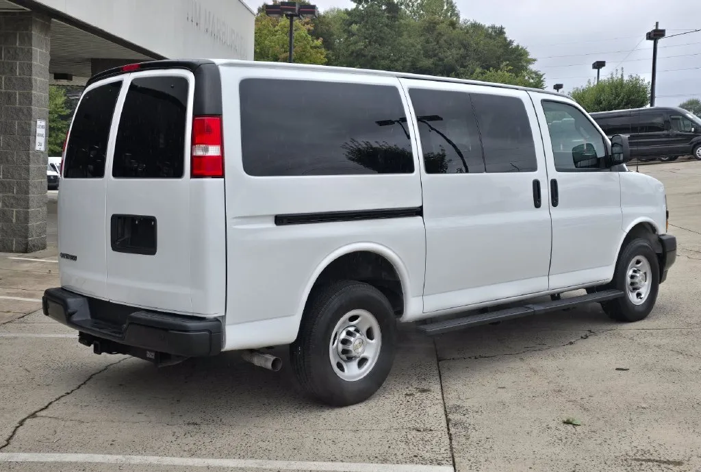 Chevrolet Express photo 5