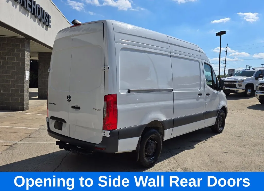 Mercedes-Benz Sprinter photo 5