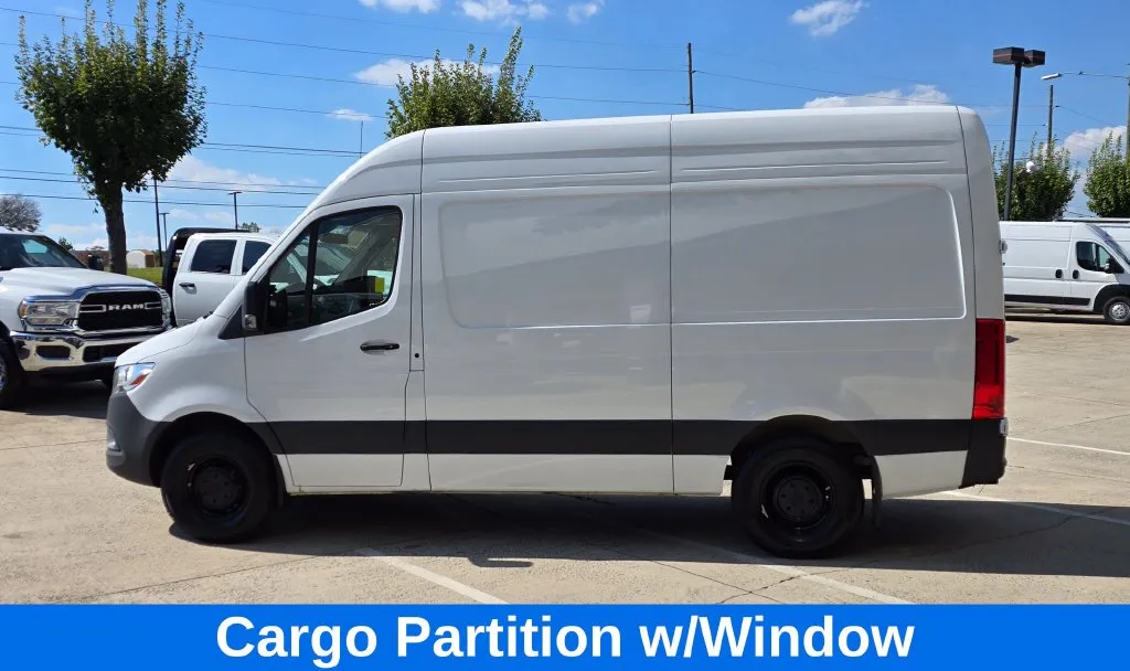 Mercedes-Benz Sprinter photo 8