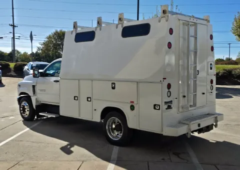 More photos of 2021 Chevrolet Silverado 6500 HD Enclosed Service Body at Carolina Auto Warehouse, NC