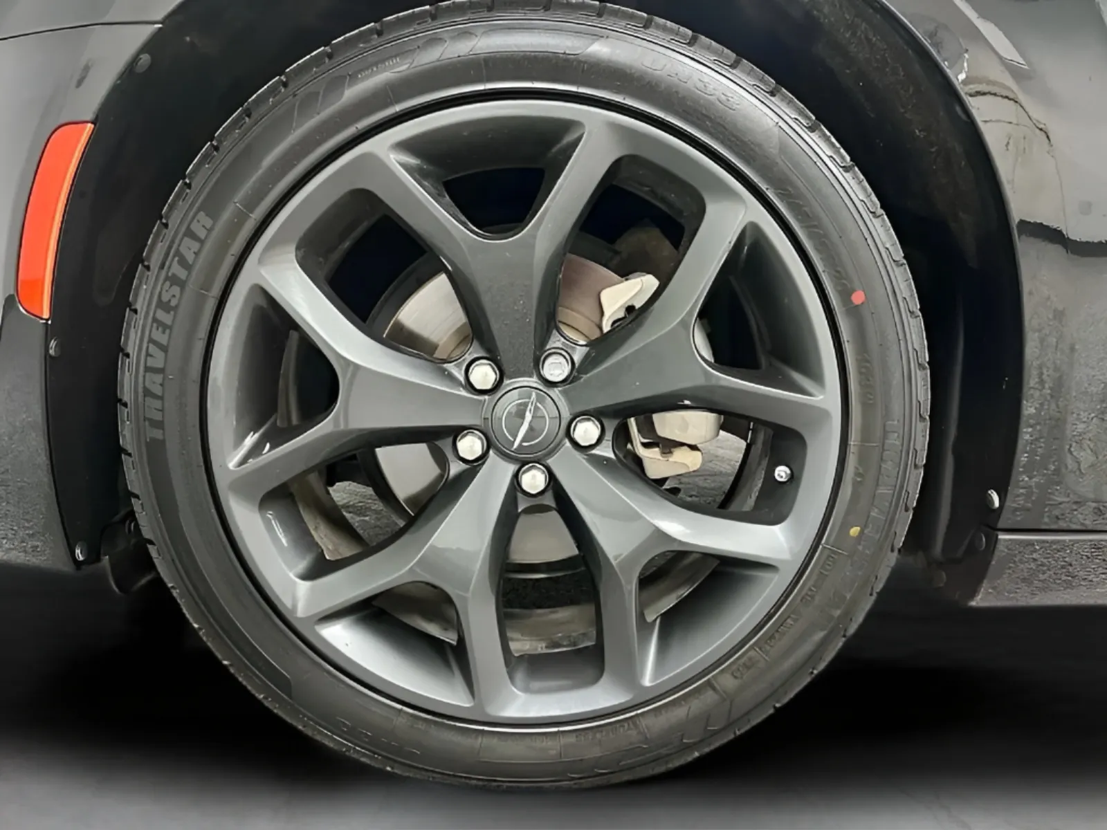 2022 Chrysler 300 Touring - Photo 26
