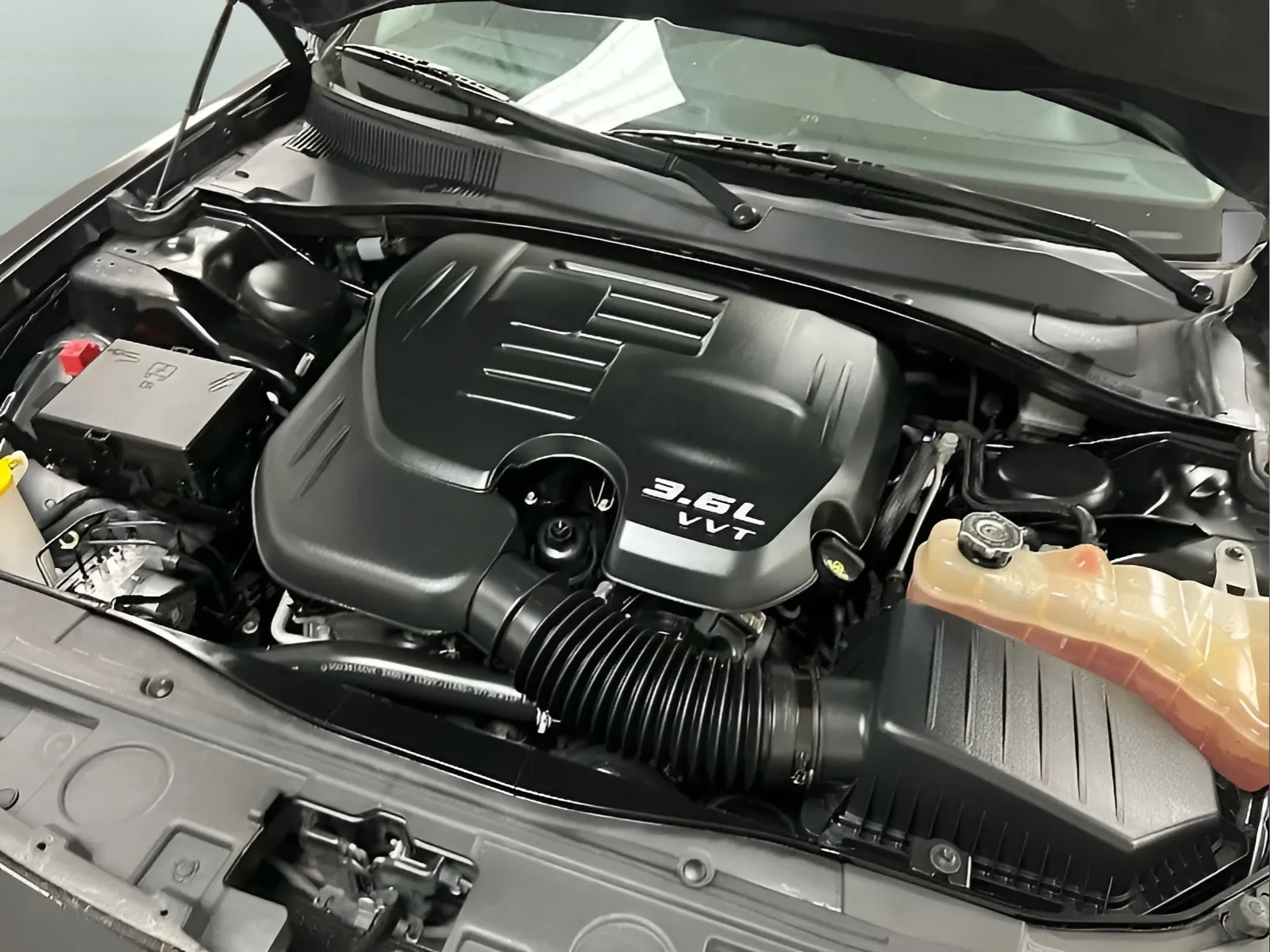 2022 Chrysler 300 Touring - Photo 17