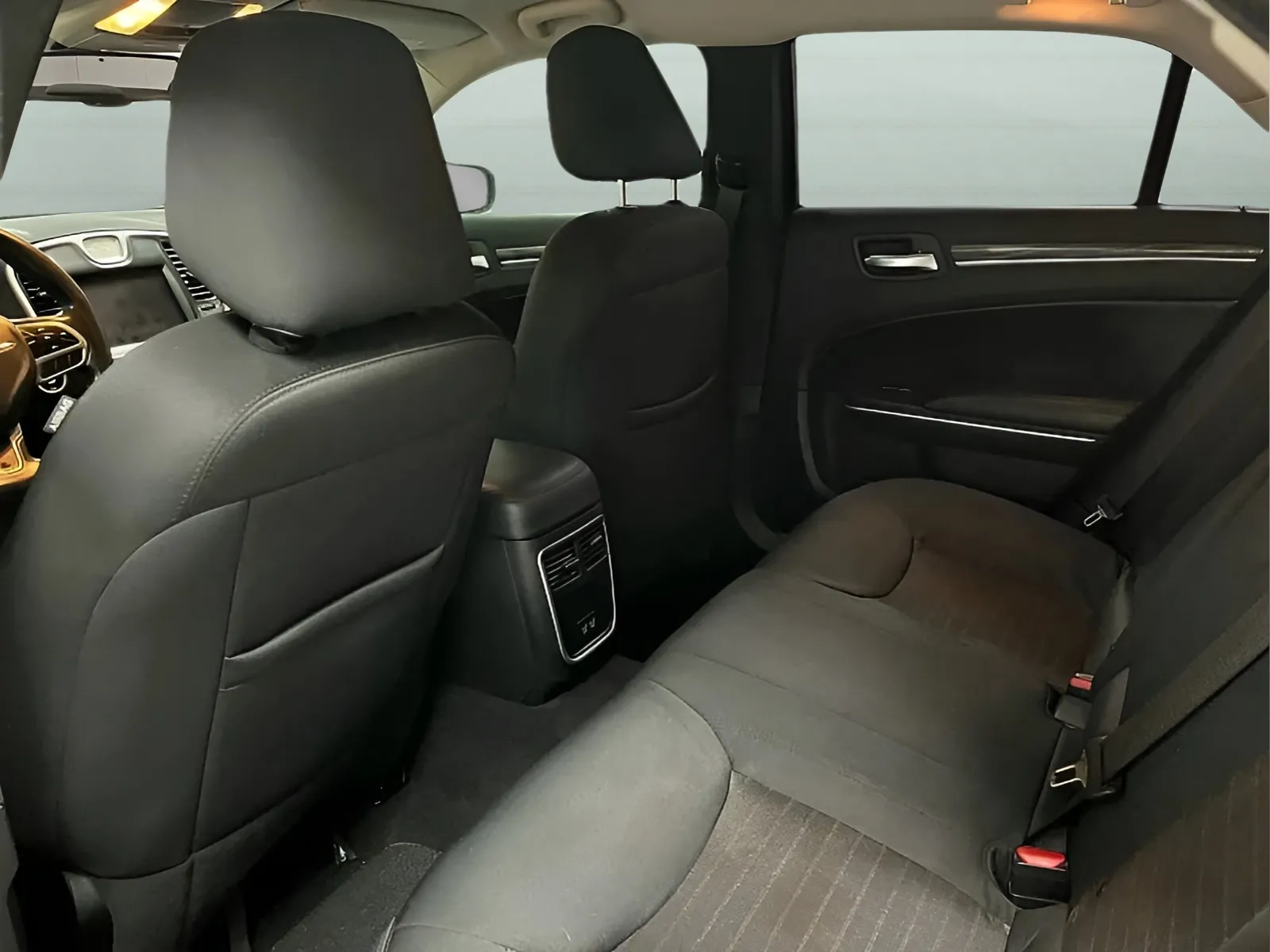 2022 Chrysler 300 Touring - Photo 12