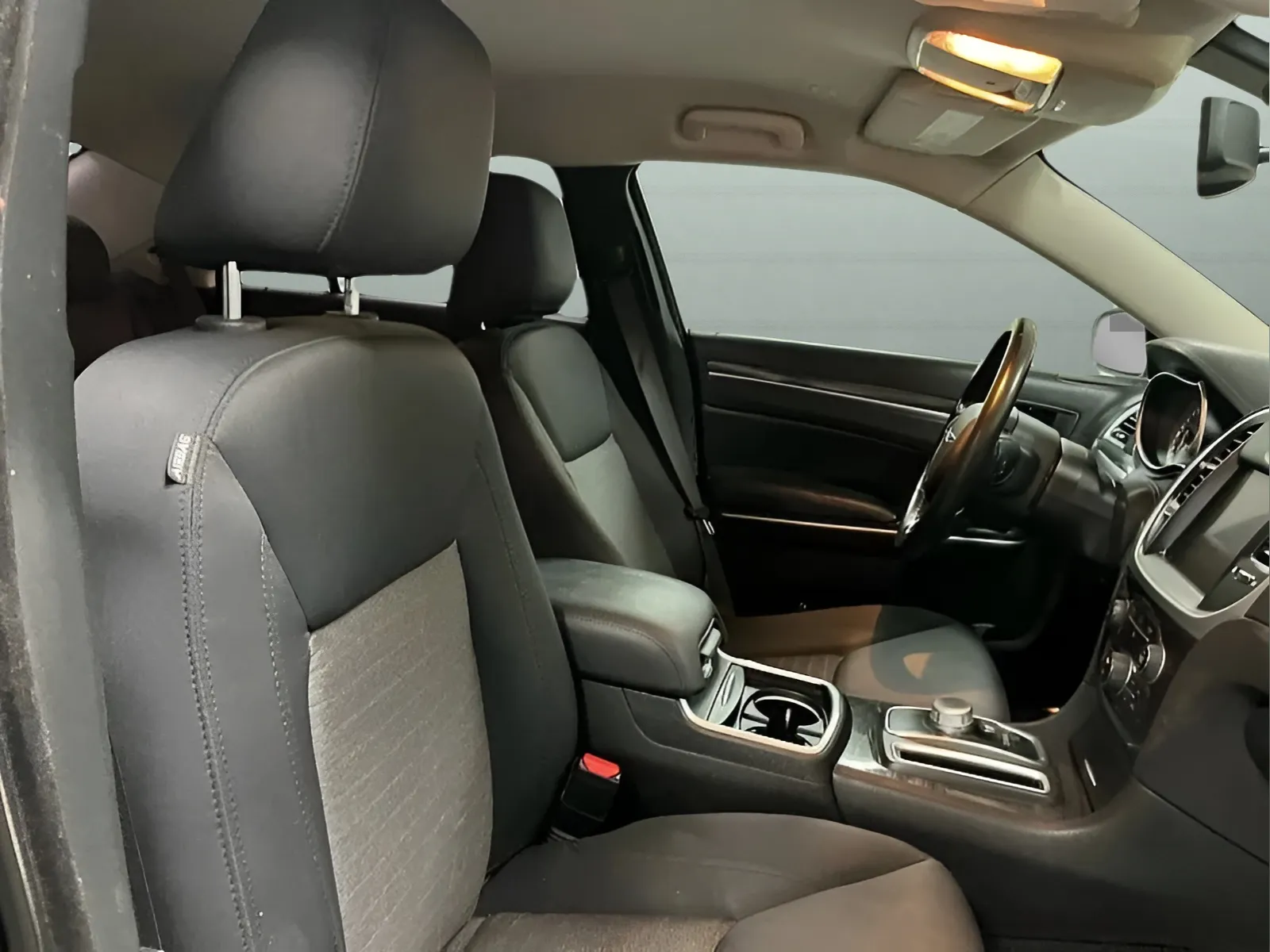 2022 Chrysler 300 Touring - Photo 15