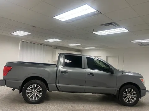 More photos of 2017 Nissan Titan 4WD S at Ideal Cars - East Mesa (Hill), AZ