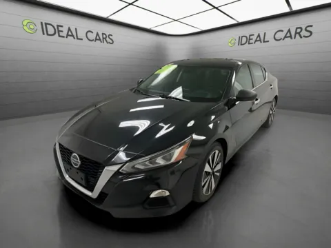 Black 2021 Nissan Altima 2.5 SV for sale in Mesa, AZ