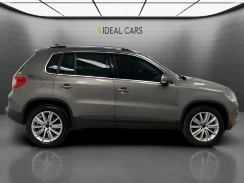 More photos of 2009 Volkswagen Tiguan SE w/Leather at Ideal Cars - East Mesa (Hill), AZ