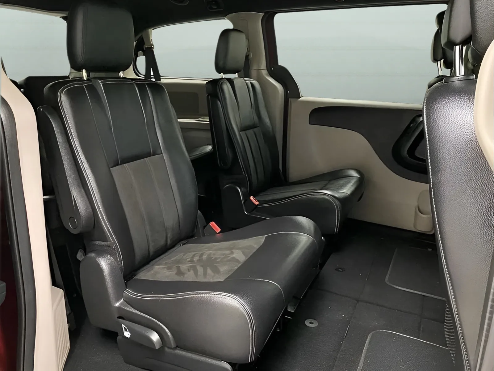 2019 Dodge Grand Caravan SXT - Photo 13