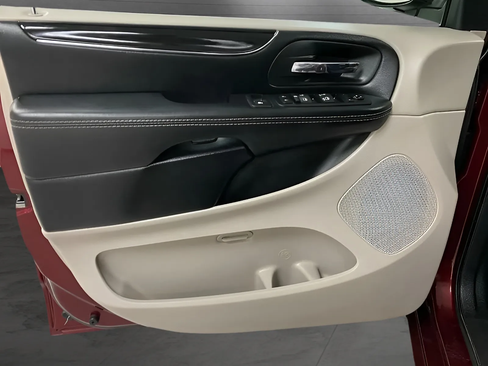 2019 Dodge Grand Caravan SXT - Photo 9