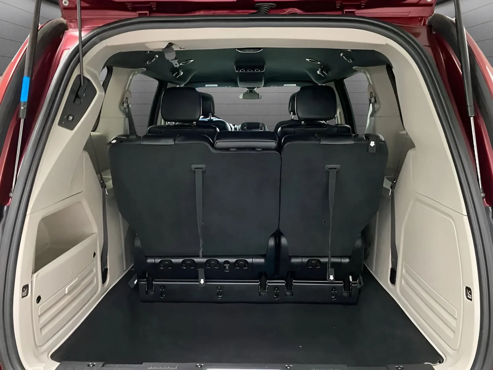 2019 Dodge Grand Caravan SXT - Photo 12